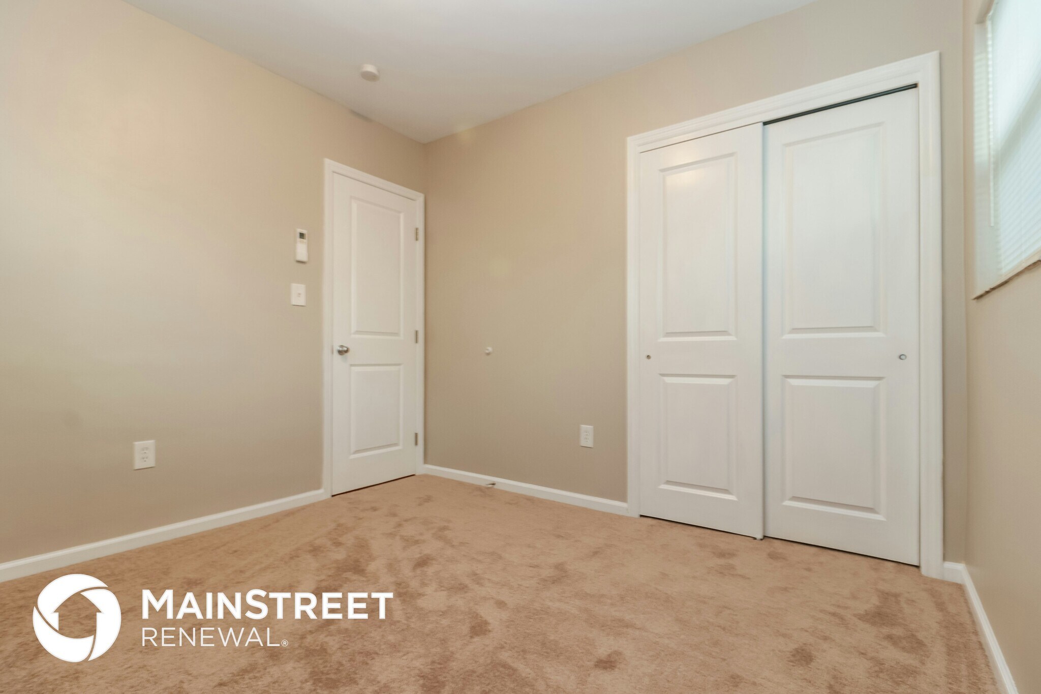 Building Photo - 723 Sunset Dr