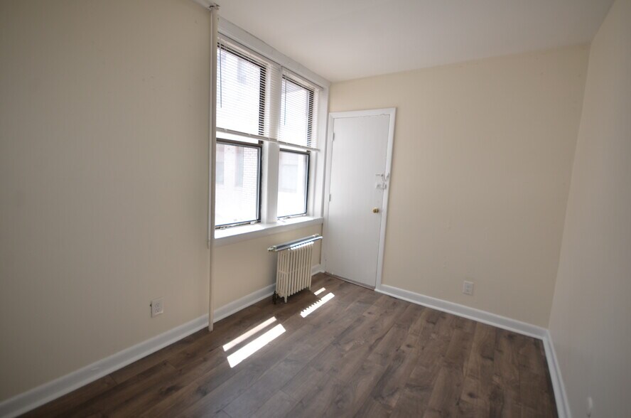 Building Photo - 1165 Commonwealth Ave