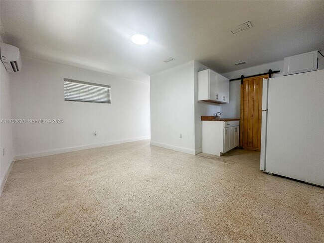 Building Photo - 2815 NW 88th St