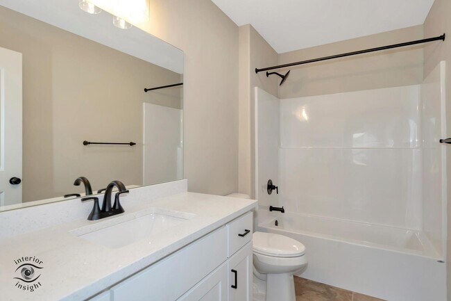 Building Photo - 1323 Sioux Turn