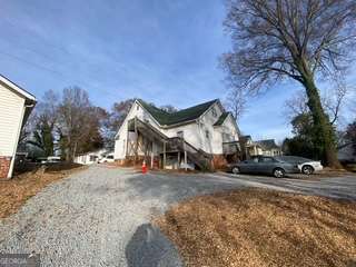 Building Photo - 641 West Ave