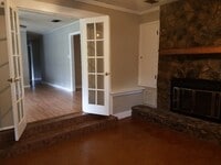 Building Photo - $1300 4 bed 2 bath For rent