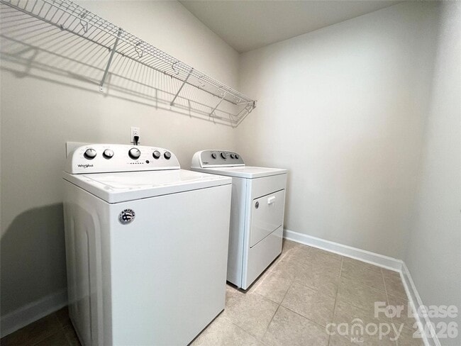 Building Photo - 11819 Midnight Wy