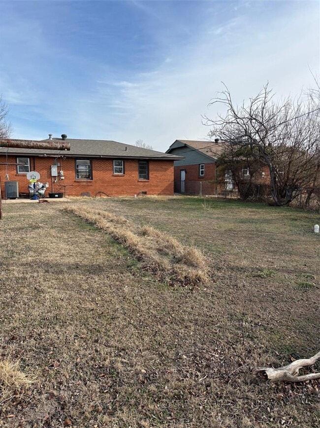 Building Photo - 1324 Dorchester Dr