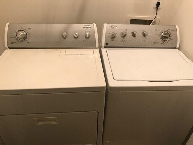 Building Photo - 2224 Winthrop Chase Dr