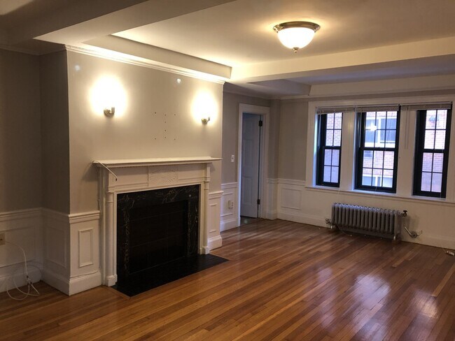 Primary Photo - 124 Bowdoin St