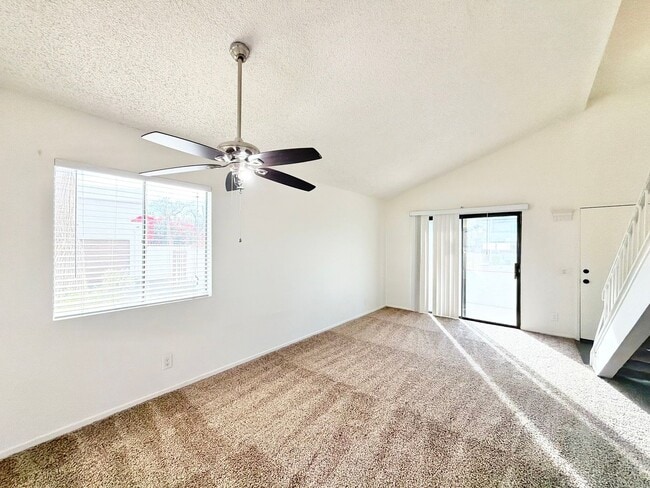 Building Photo - AVAILABLE NOW!! 2 Bedroom 2 Bathroom Condo in Rancho Mirage!