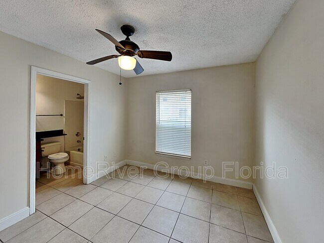 Building Photo - 3651 N Goldenrod Rd