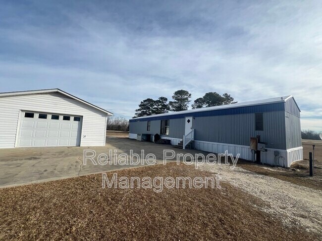 Building Photo - 905 O B J Rd