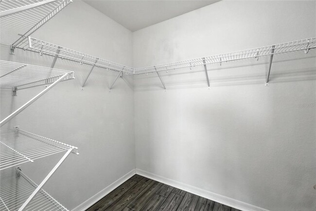 Building Photo - 836 Sydney St