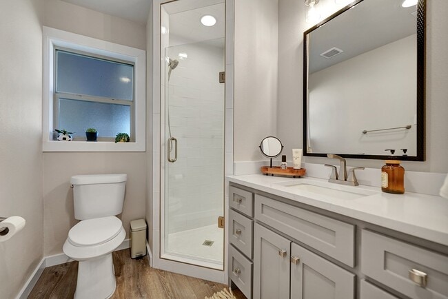 Building Photo - 715 Shell Ave