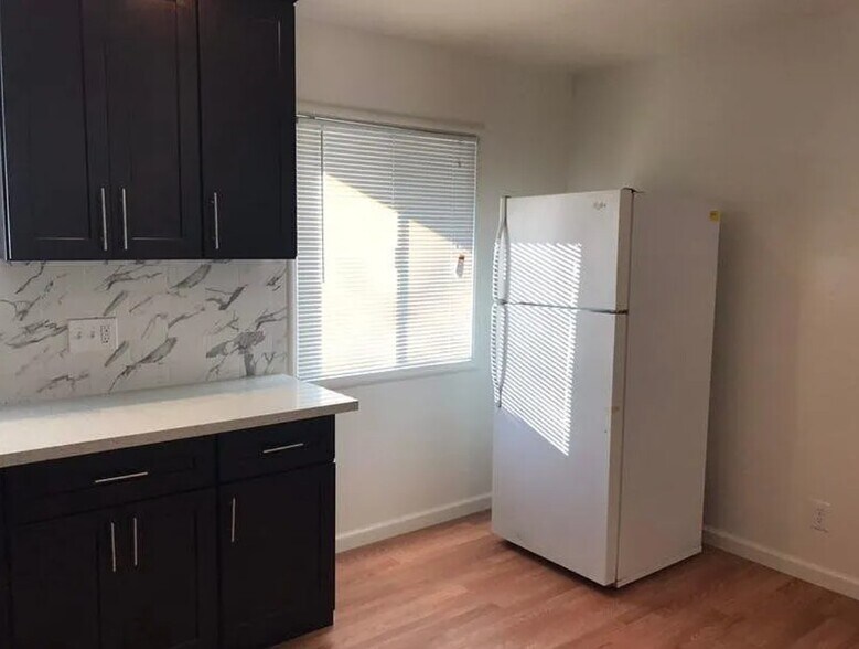 Building Photo - 15098 Edgemoor St