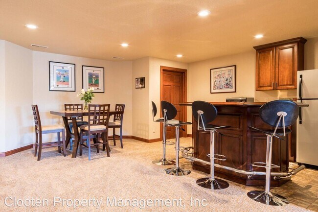 Building Photo - 6625 Dakota Country Dr