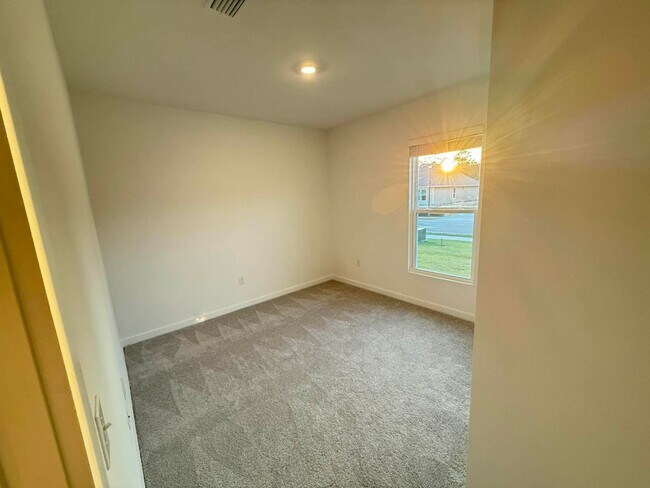 Building Photo - Free Wi-Fi for the first year! 4 Bed/2 Bath New Construction - Foley