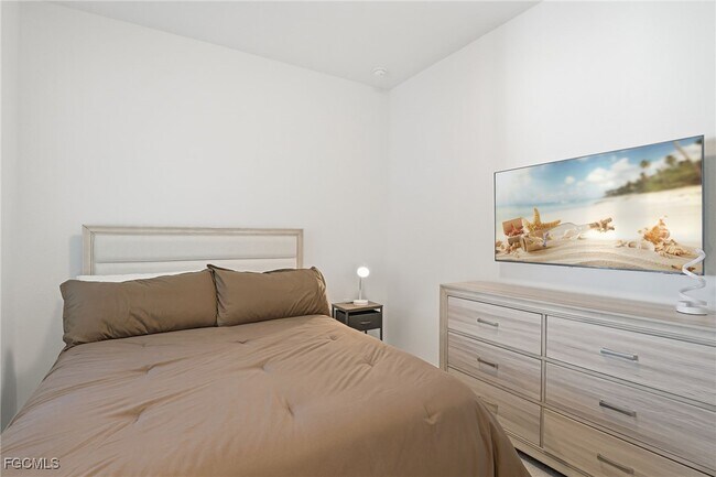 Building Photo - 14161 Heritage Landing Blvd