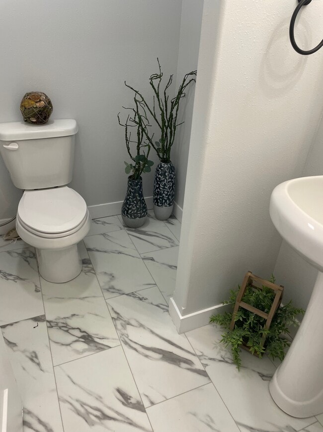 Building Photo - 1895 Maple Tree Ln