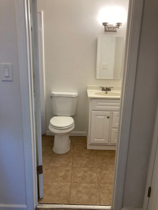 Building Photo - 5062 Rhode Island Dr