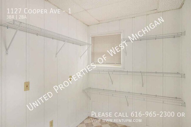 Building Photo - Available Now | 3 Bedroom 2 Bathroom Lower...