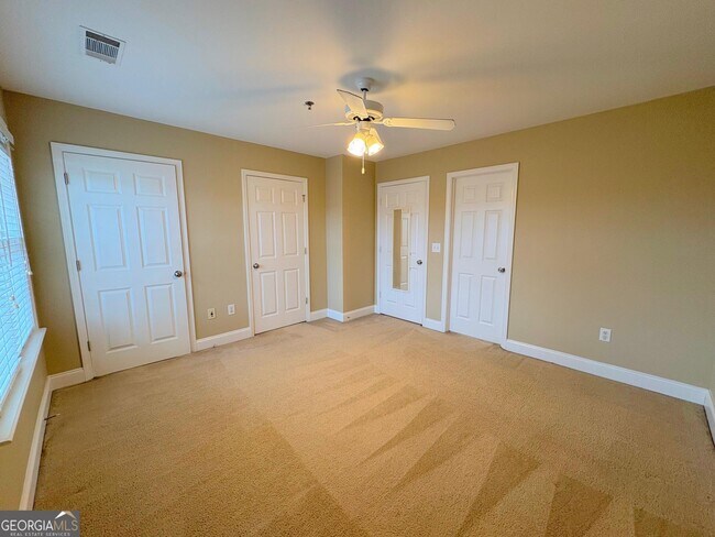 Building Photo - 460 S Barnett Shoals Rd