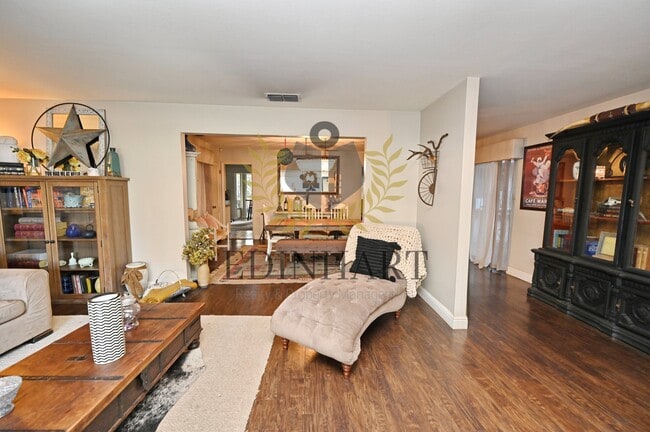 Building Photo - 360 E Terrace Ave