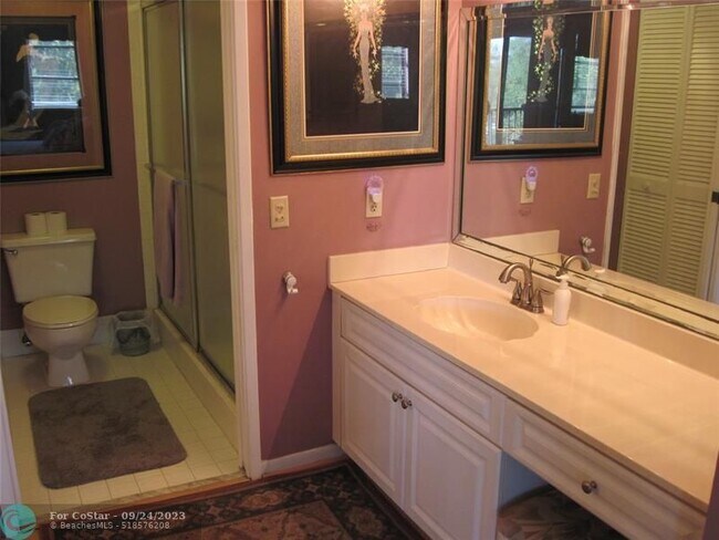 Building Photo - 2240 N Cypress Bend Dr