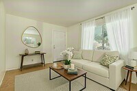 Building Photo - 1318 E Culver St