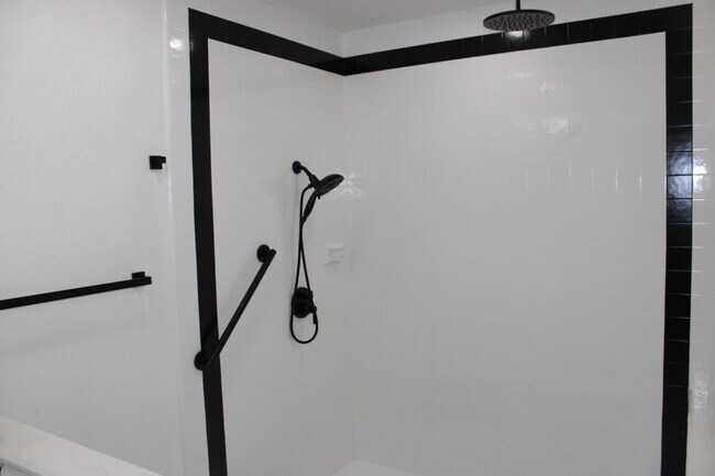 Building Photo - 7610 Woodborough Dr