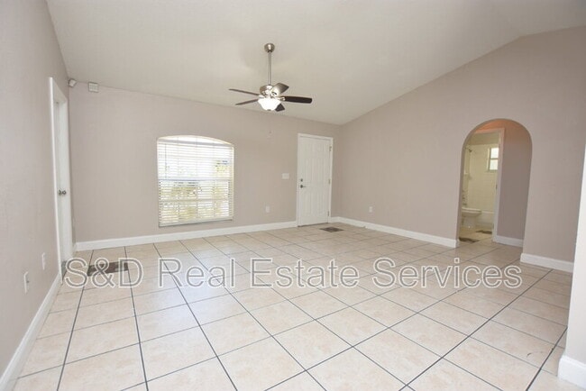 Building Photo - 1723 Pilchard Dr