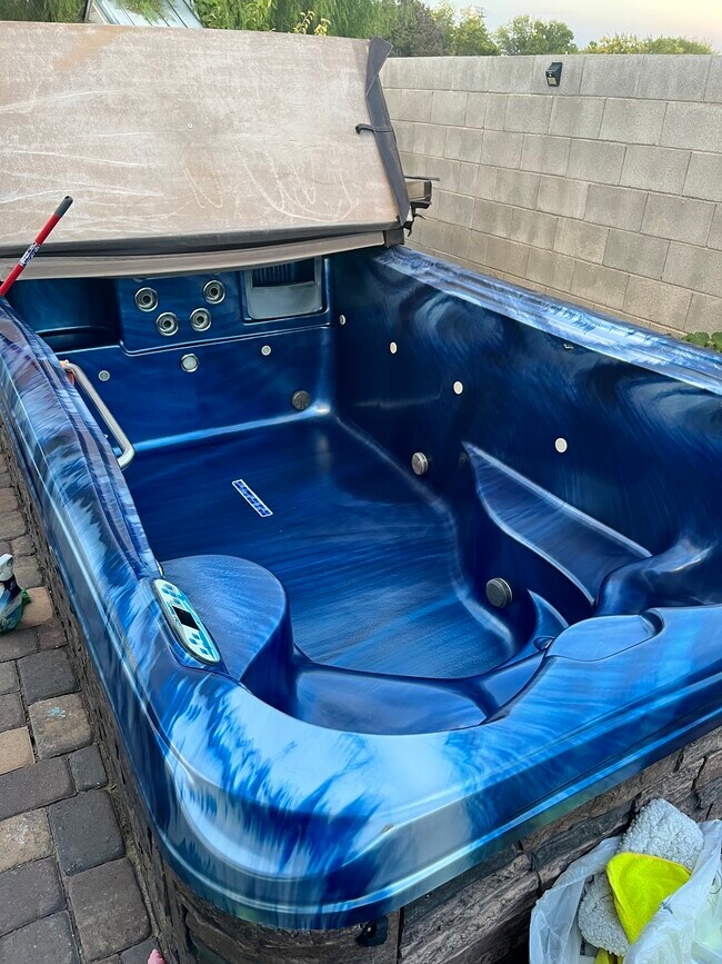 Very Large Custom Swim SPA 15 x 8 Ft - 3034 Constable St