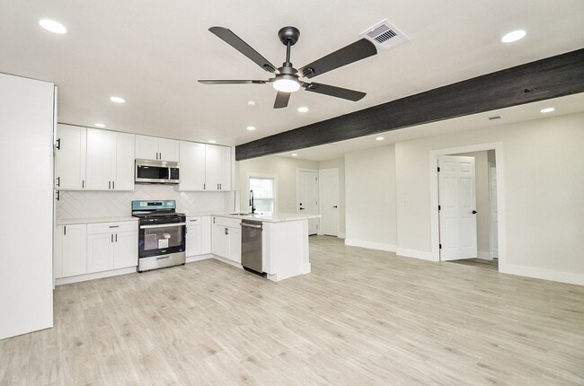 Building Photo - 7424 Stanwick Dr