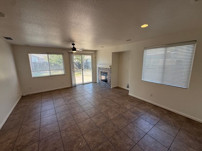 Building Photo - 10136 Waterfield Dr