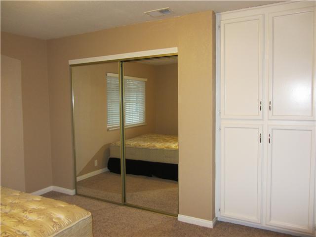 Building Photo - Cozy two bedroom/ 1 bath condo in Ramona.