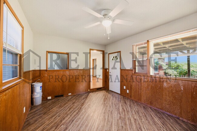 Building Photo - 841 N Country Acres Ave