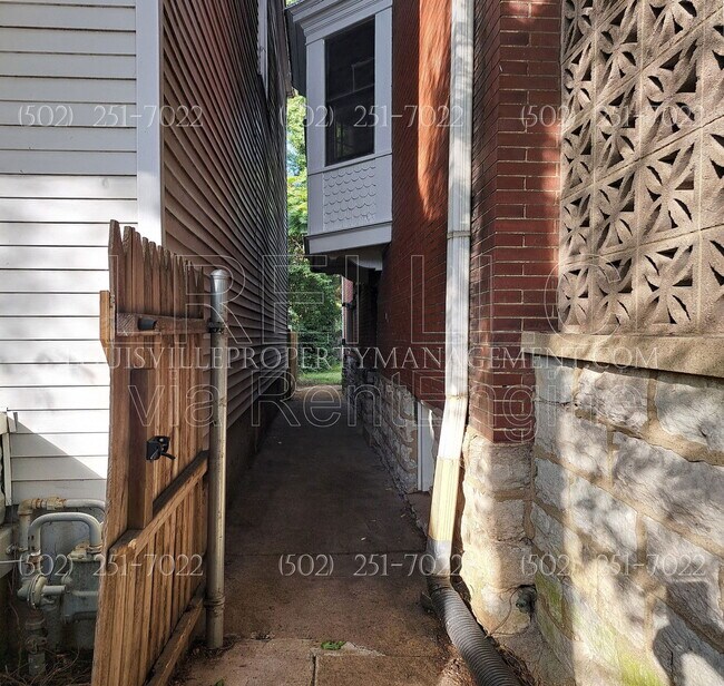 Building Photo - 1035 Baxter Ave