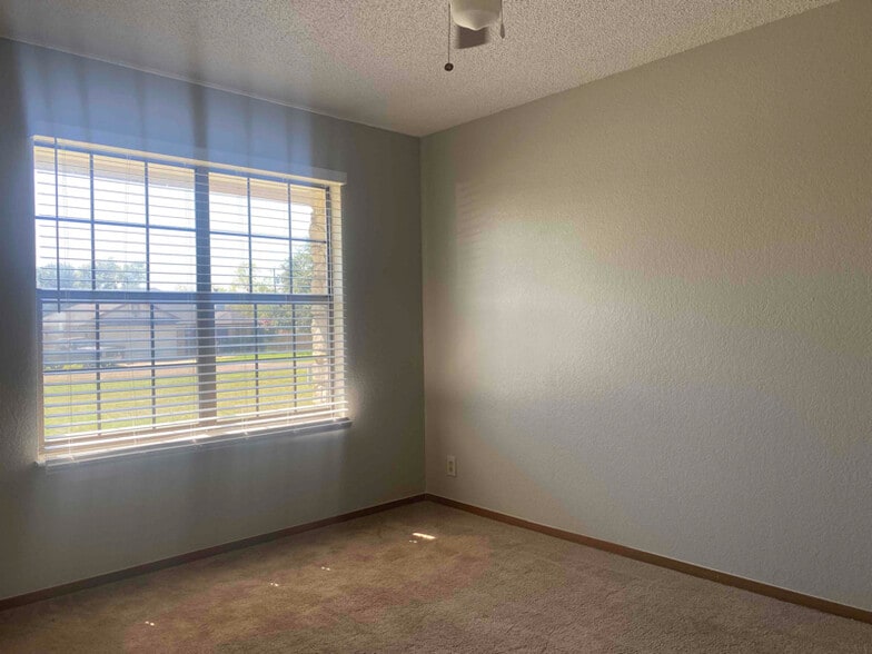 Building Photo - 574 J L Brazzil Loop