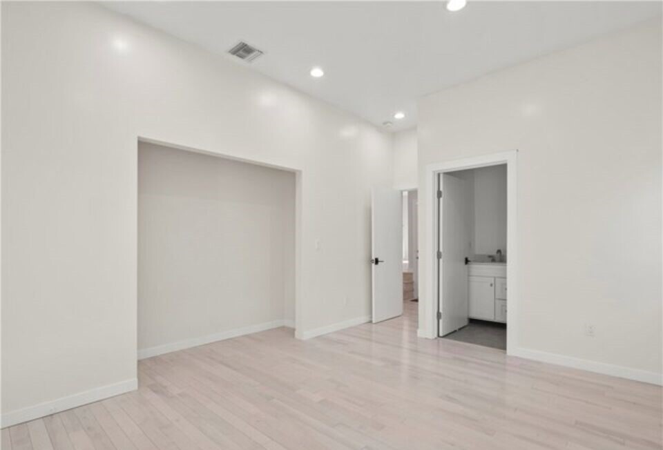 Building Photo - 17601 Rhoda St