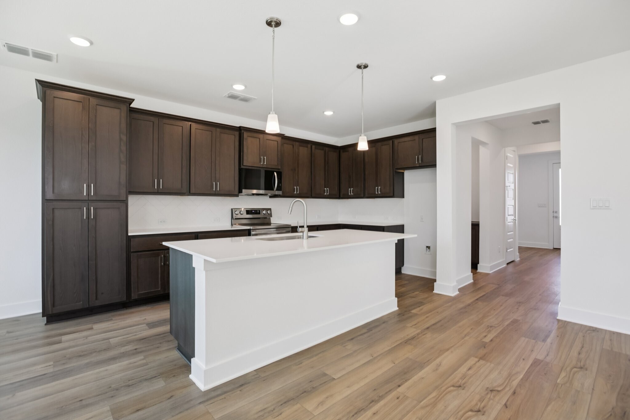 Building Photo - 1104 Yaupon Holly Dr