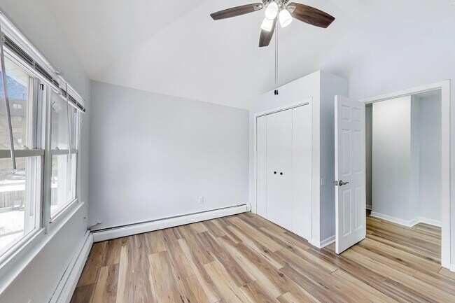 Building Photo - 1638 Oakwood Ave