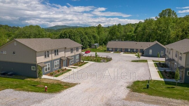 Primary Photo - 21 Catawba Valley Ct