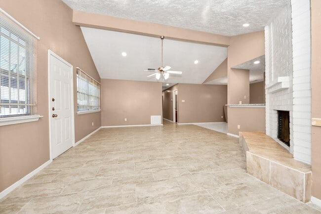 Building Photo - 16423 Monte Carlo Ln