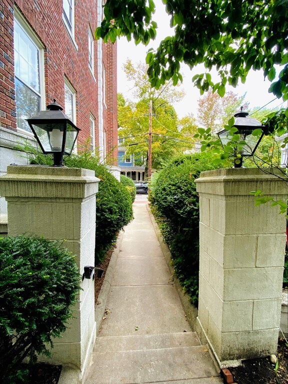 Building Photo - 41 Bowdoin St