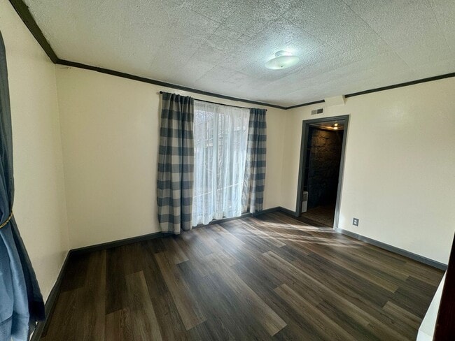 Building Photo - 1195 Mineral Ave