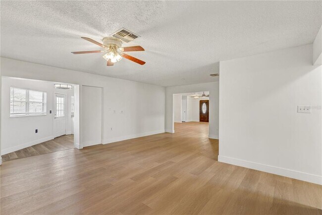 Building Photo - 7012 Pin Cherry Ln