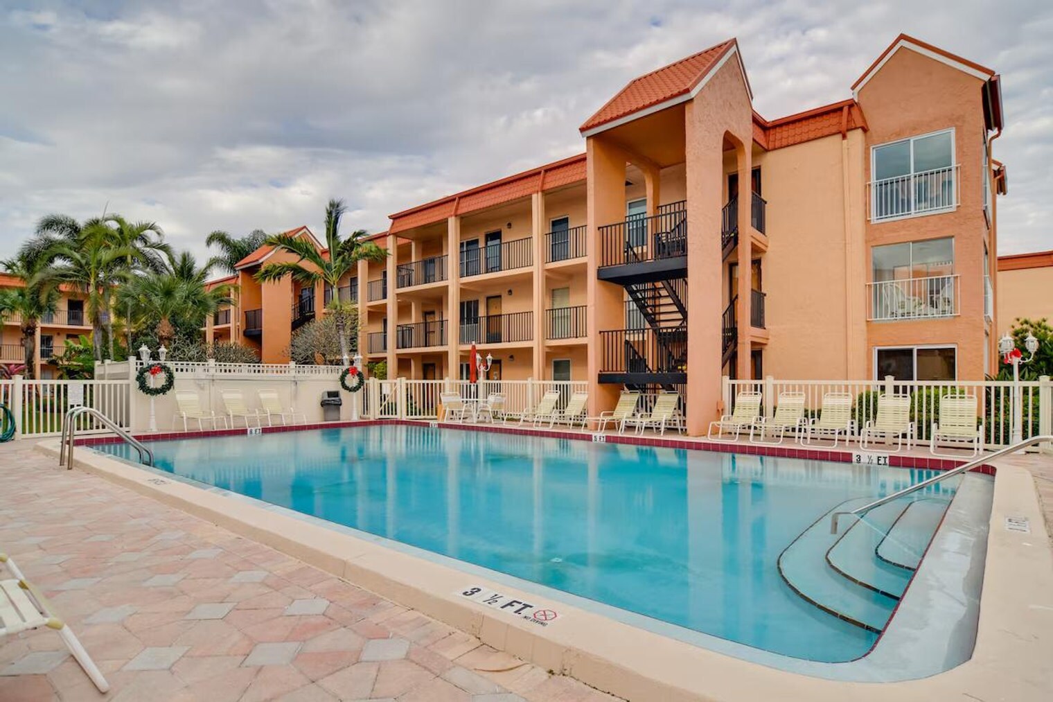 Building Photo - 8921 Blind Pass Rd