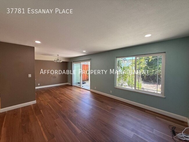 Building Photo - 37781 Essanay Pl