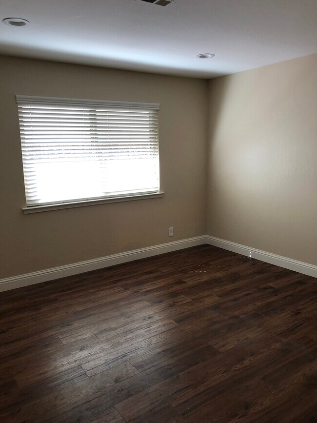 Downstairs bedroom #1 - 627 Timberpine Ave