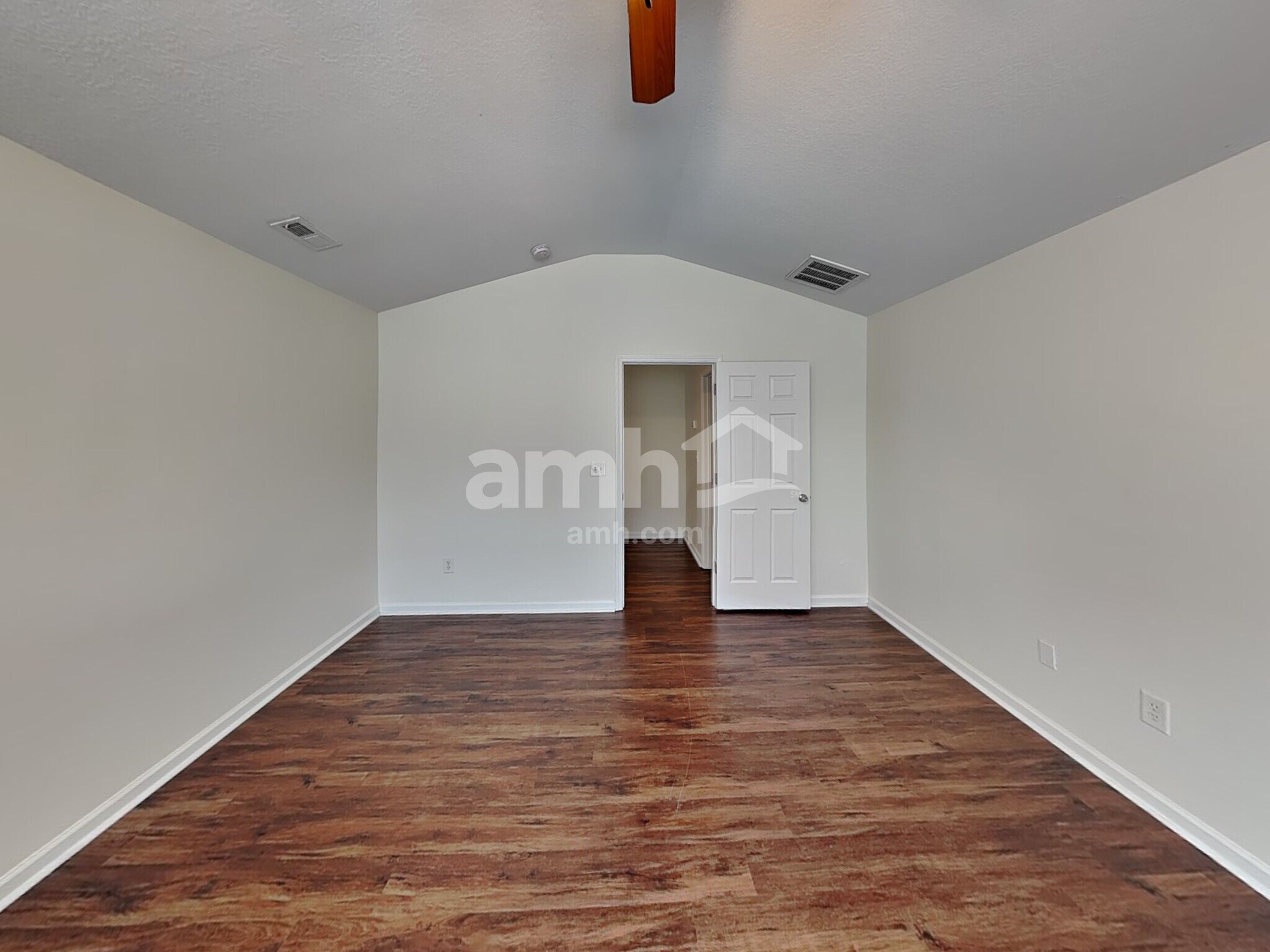 Building Photo - 15634 Lakepoint Forest Dr