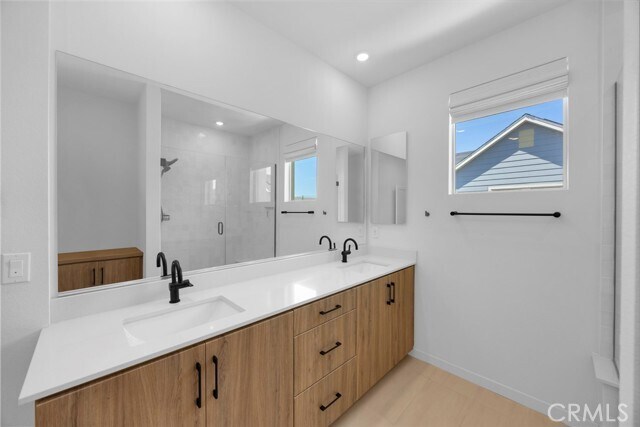 Building Photo - 32078 Paseo Vibrantre