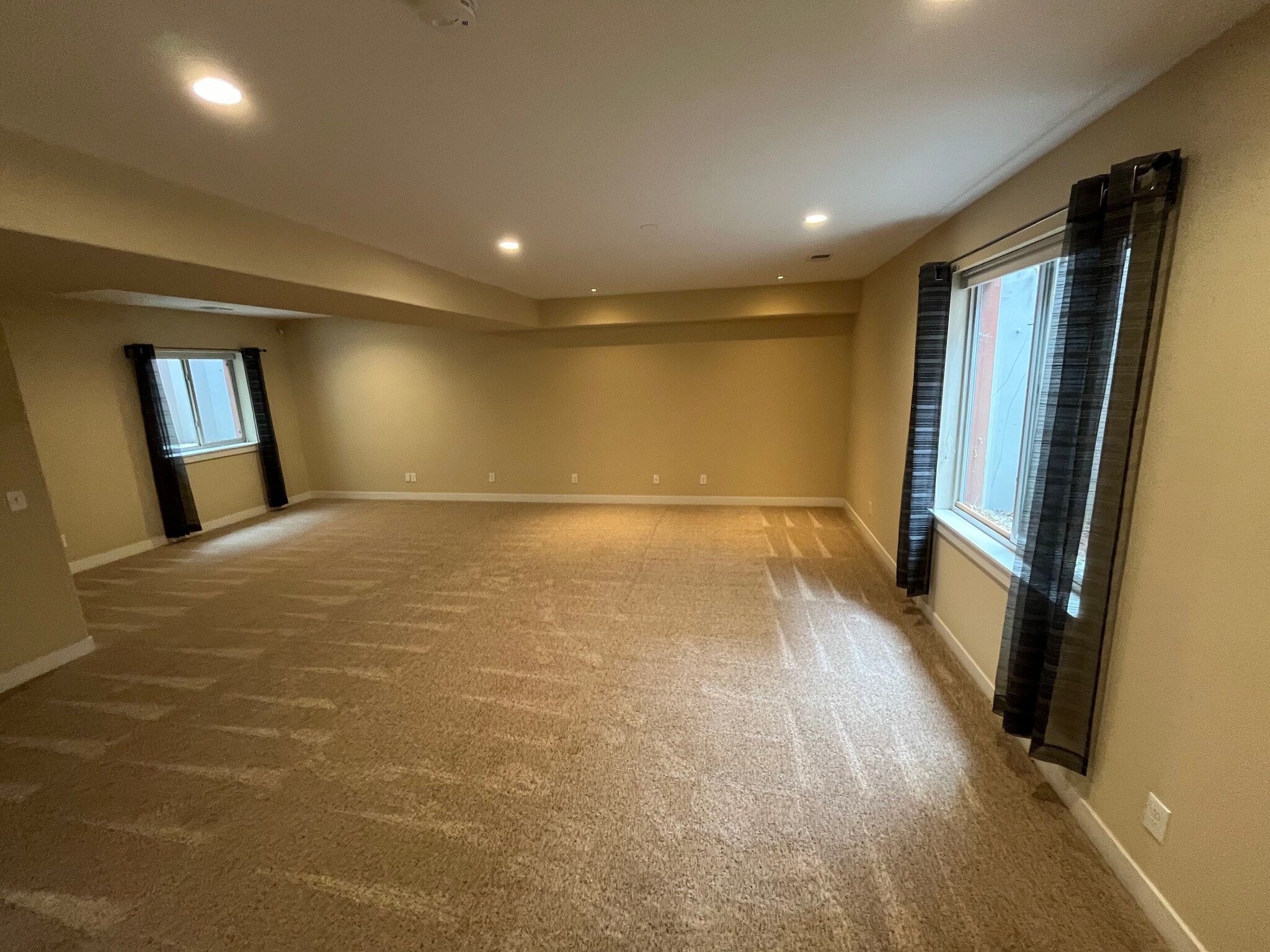 Building Photo - 7828 E 21st Ave