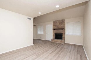 Building Photo - 2410 Patrick Henry St